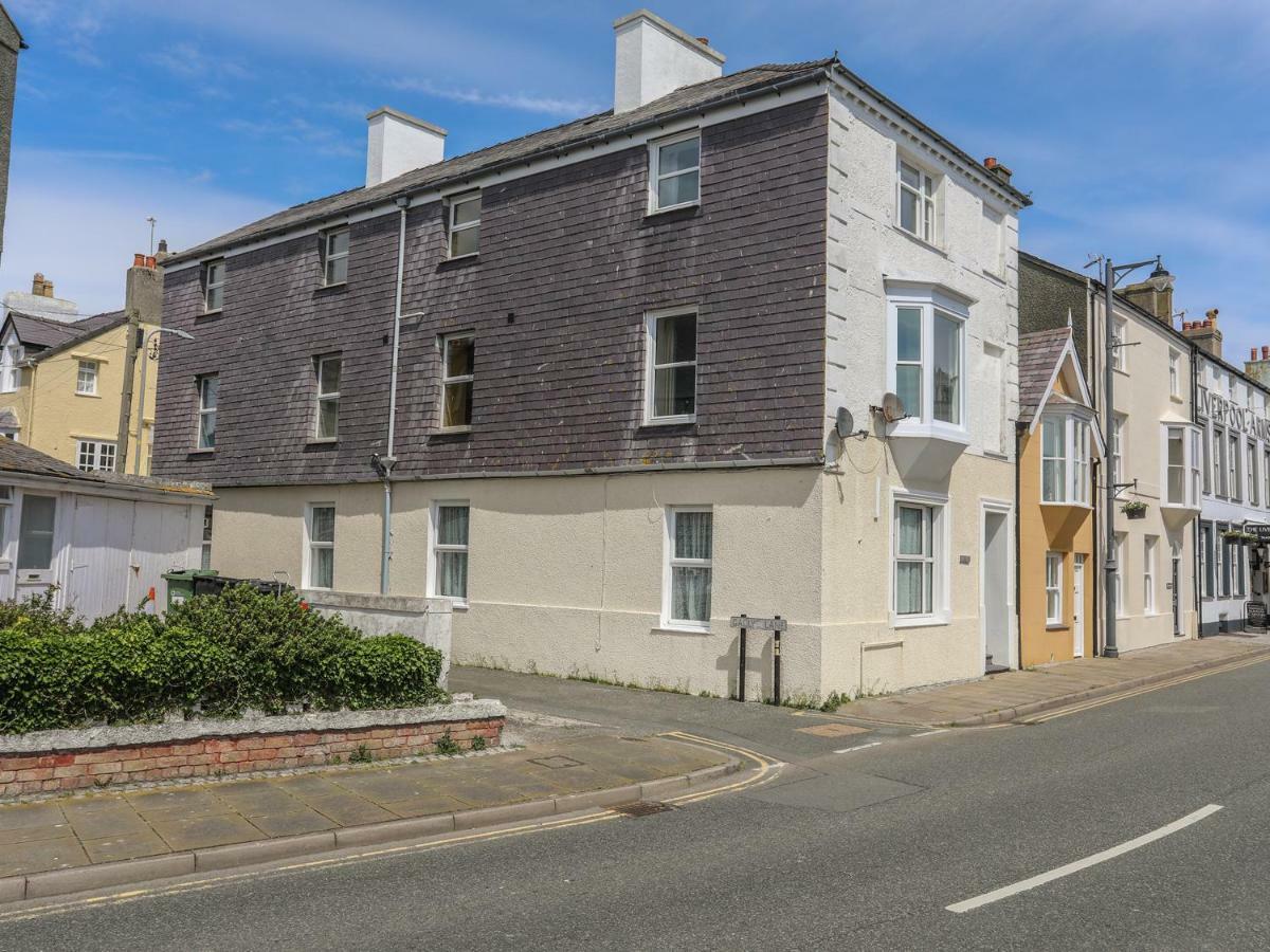 Appartamento Gadlys House - Waters Edge Beaumaris Esterno foto