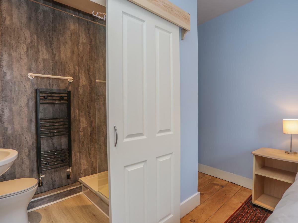 Appartamento Gadlys House - Waters Edge Beaumaris Esterno foto