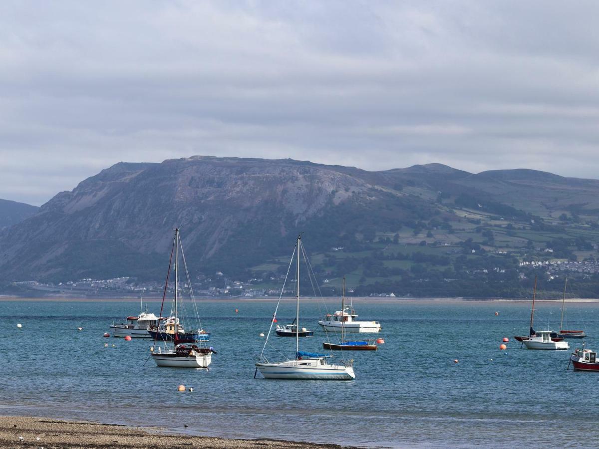 Appartamento Gadlys House - Waters Edge Beaumaris Esterno foto